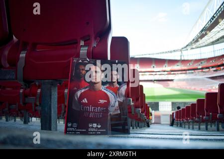 London, Großbritannien. August 2024. Eine allgemeine Ansicht des Emirates Stadions mit dem Spieltag-Programm vor dem Freundschaftsspiel Arsenal FC gegen Olympique Lyonnais im Emirates Stadium, London, England, Großbritannien am 11. August 2024 Credit: Every Second Media/Alamy Live News Stockfoto