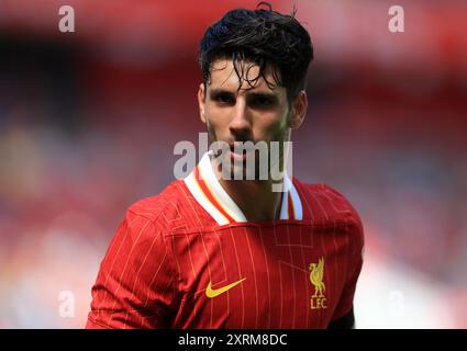 Anfield, Liverpool, Merseyside, Großbritannien. August 2024. Fußballbegeisterte vor der Saison, Liverpool gegen Sevilla; Dominik Szoboszlai von Liverpool Credit: Action Plus Sports/Alamy Live News Stockfoto