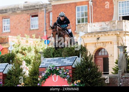 Jesse Campbell aus Neuseeland mit Speedwell während des CCI4*S Cross Country bei den NAF Five Star International Hartpury Horse Trials am 10. August 2024, Hartpury, Großbritannien (Foto: Maxime David - MXIMD Pictures) Stockfoto