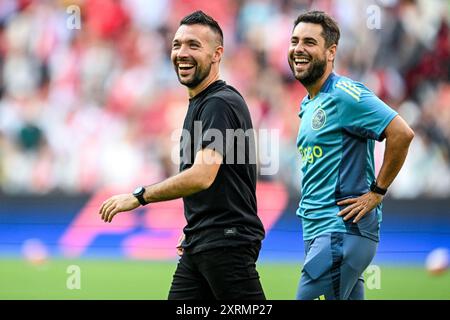 AMSTERDAM - (l-r) Ajax-Trainer Francesco Farioli, Ajax-Assistenztrainer Felipe Sanchez Mateos während des niederländischen Eredivisie-Spiels zwischen Ajax Amsterdam und SC Heerenveen in der Johan Cruijff Arena am 11. August 2024 in Amsterdam, Niederlande. ANP OLAF KRAAK Stockfoto