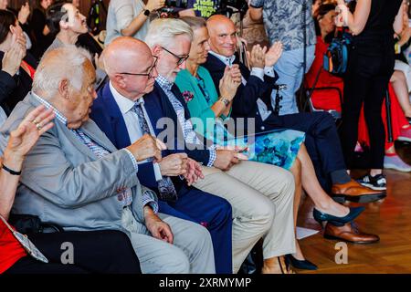 Von links: Reinhard Schramm, Vorsitzender der Jüdischen Landesgemeinde Thüringen Mark Dainow, Vizepräsident des Zentralrats der Juden in Deutschland Benjamin-Immanuel Hoff die Linke, Chef der Staatskanzlei und Minister für Kultur, Bundes- und Europaangelegenheiten im Freistaat Thüringen, Beauftragter für jüdisches Leben in Thüringen und die Bekämpfung des Antisemitismus Katja Keul Bündnis 90/die Grünen, MDB, Staatsministerin im Bundesministerium des Auswärtigen Andreas Horn CDU, Oberbürgermeister der Stadt Erfurt, 11.08.2024, Erfurt Deutschland, Event, Festakt anlässlich der Übergabe der UNESC Stockfoto