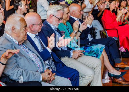 Von links: Reinhard Schramm, Vorsitzender der Jüdischen Landesgemeinde Thüringen Mark Dainow, Vizepräsident des Zentralrats der Juden in Deutschland Benjamin-Immanuel Hoff die Linke, Chef der Staatskanzlei und Minister für Kultur, Bundes- und Europaangelegenheiten im Freistaat Thüringen, Beauftragter für jüdisches Leben in Thüringen und die Bekämpfung des Antisemitismus Katja Keul Bündnis 90/die Grünen, MDB, Staatsministerin im Bundesministerium des Auswärtigen Andreas Horn CDU, Oberbürgermeister der Stadt Erfurt, 11.08.2024, Erfurt Deutschland, Event, Festakt anlässlich der Übergabe der UNESC Stockfoto