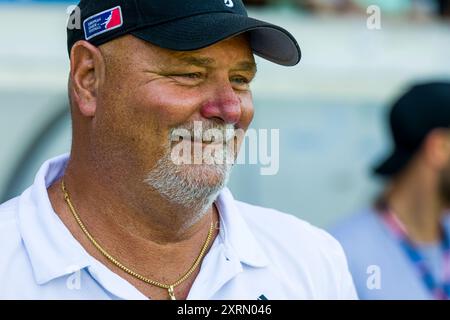 Stuttgart, Deutschland. August 2024. Europäische Fußballliga, elf/ Spiel: Raiders Tirol bei Stuttgart Surge am 11. August 2024, im Gazi-Stadion Stuttgart, Deutschland, Raiders Tirol/ Head Coach Jim Herrmann. Frank Baumert/Alamy Live News Stockfoto