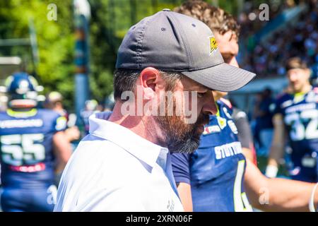 Stuttgart, Deutschland. August 2024. Europäische Fußballliga, elf/ Spiel: Raiders Tirol bei Stuttgart Surge on11. August 2024, im Gazi-Stadion, Stuttgart, Deutschland, Jordan Neuman/ Cheftrainer von Stuttgart Surge. Frank Baumert/Alamy Live News Stockfoto