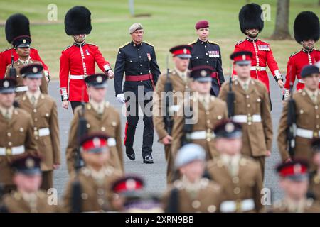 Honorary Colonel Bear Grylls OBE während der Graduation Parade on Intake 74 & 75 am Army Foundation College in Harrogate am 8. August 2024. Stockfoto