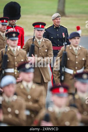 Honorary Colonel Bear Grylls OBE während der Graduation Parade on Intake 74 & 75 am Army Foundation College in Harrogate am 8. August 2024. Stockfoto