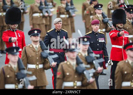 Honorary Colonel Bear Grylls OBE während der Graduation Parade on Intake 74 & 75 am Army Foundation College in Harrogate am 8. August 2024. Stockfoto