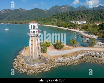 Das Perdana Quay Light House ist ein Leuchtturm an der Westküste der Insel Langkawi in Kedah, Malaysia. Sie befindet sich auf einem Vorsprung am Eingang zu Telag Stockfoto