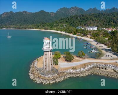 Das Perdana Quay Light House ist ein Leuchtturm an der Westküste der Insel Langkawi in Kedah, Malaysia. Sie befindet sich auf einem Vorsprung am Eingang zu Telag Stockfoto