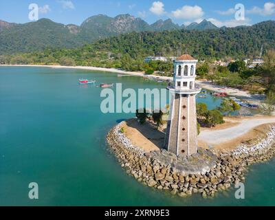 Das Perdana Quay Light House ist ein Leuchtturm an der Westküste der Insel Langkawi in Kedah, Malaysia. Sie befindet sich auf einem Vorsprung am Eingang zu Telag Stockfoto