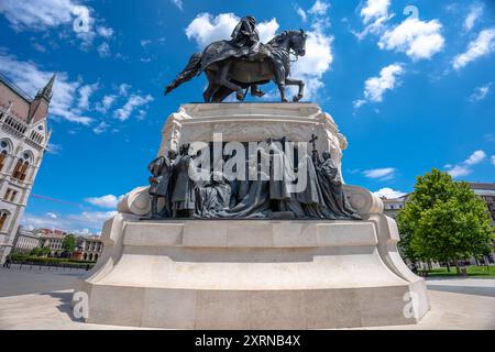 Budapest, Ungarn: 16. Juni 2024: Statue des Grafen Gyula Andrassy. Stockfoto