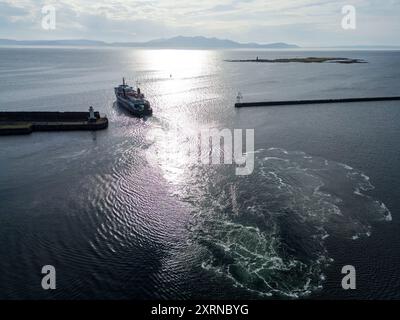 Die Caledonian MacBrayne MV Isle of Arran Fähre von Ardrossan Fährhafen auf dem Weg nach Brodick, isle of Arran, Schottland, Großbritannien Stockfoto