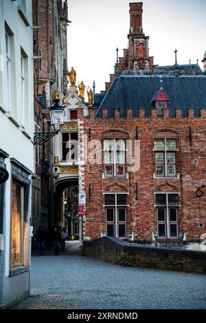 Frühbarocke Renaissance Freiheitsbau von Brügge und die blinde Eselgasse in Belgien. Stockfoto