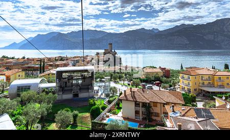 Panoramablick auf den Gardasee vom Monte Baldo, Italien Stockfoto