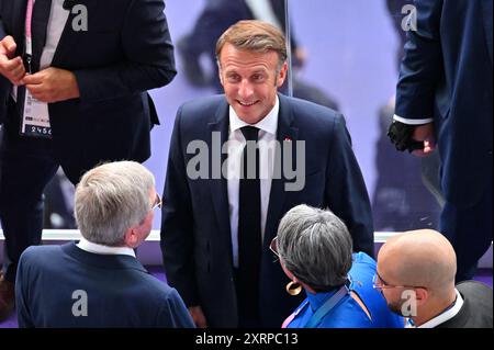 Paris, USA. August 2024. Der französische Präsident Emmanuel Macron nimmt an der Abschlusszeremonie der Olympischen Sommerspiele 2024 im Stade de France am 11. August 2024 in Paris Teil. (Foto: Anthony Behar/SIPA USA) Credit: SIPA USA/Alamy Live News Stockfoto