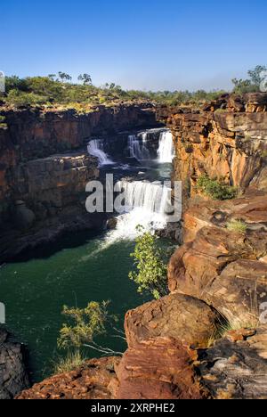 Obere Kaskaden der Mitchell Falls, umgeben von Sandsteinklippen in den Kimberleys, Western Australia Stockfoto