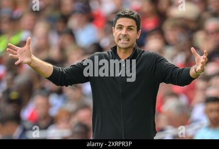 London, Großbritannien. August 2024 - Arsenal gegen Olympique Lyonnais - Emirates Cup - Emirates Stadium. Arsenal Manager Mikel Arteta. Bildnachweis: Mark Pain / Alamy Live News Stockfoto