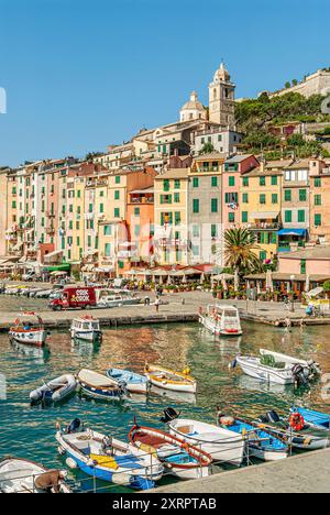 Fischerhafen und Altstadt von Porto Venere, Ligurien, Nordwestitalien Stockfoto