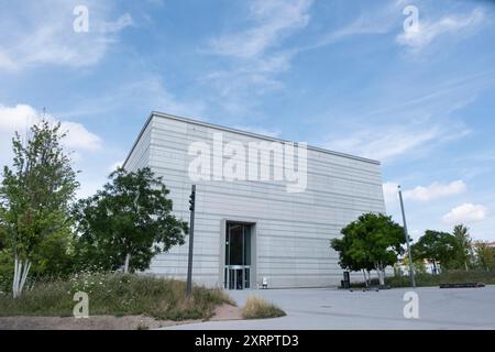 Das Bauhaus-Museum ist der deutschen Kunstakademie gewidmet, die Kunsthandwerk und bildende Kunst kombiniert und Schätze aus der ältesten Bauhaus-Sammlung der Welt beherbergt Stockfoto