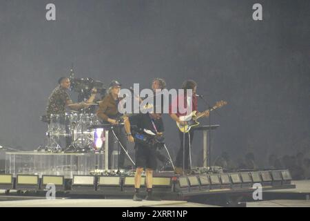 Stade de France, 93200 St. Denis, Frankreich, 11. August 2024. Die legendäre Indie Rock Band Phoenix steht für die Abschlusszeremonie der Olympischen Spiele 2024 in Paris. Quelle: ©Julia Mineeva/EGBN TV News/Alamy Live News Stockfoto