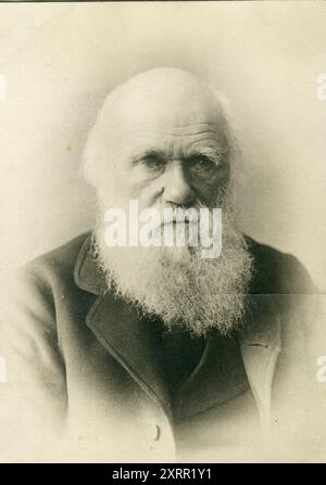Charles Robert Darwin FRS FRGS FLS FZS JP (* 12. Februar 1809 bis 19. April 1882) war ein englischer Naturforscher, Geologe und Biologe, der für seine Beiträge zur Evolutionsbiologie bekannt war. Alte Vintage-Postkarte des Russischen Reiches, 1879. Stockfoto