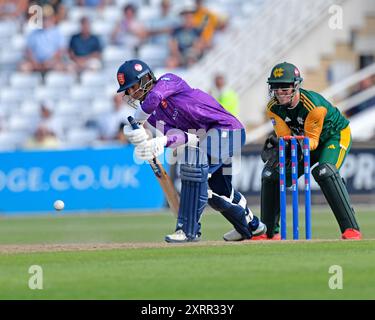 Nottingham, Vereinigtes Königreich 11. August 2024. Nottingham Outlaws gegen Essex CCC. Im Bild: Robin das von Essex CCC Batting mit Tom MOORES von Nottingham Outlaws Wicket Keeping während des Royal London One-Day Cup Matches Nottinghamshire gegen Essex in Trent Bridge, Nottingham, Vereinigtes Königreich, 11. August 2024. Quelle: Mark Dunn/Alamy Live News. Stockfoto