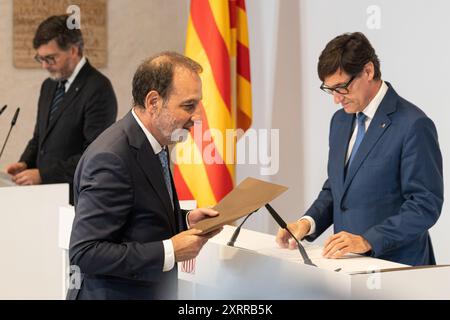 Barcelona, Barcelona, Spanien. August 2024. Die verschiedenen Räte, die Teil der Regierung Salvadors Illas sein werden, nehmen ihre neuen Positionen im SalÃ³ de Sant Jordi des Palau de la Generalitat ein. Die Regierung wird sich hauptsächlich aus Mitgliedern des PSK, ehemaligen CIU-Räten und einigen ERC-Beamten zusammensetzen. (Kreditbild: © Marc Asensio Clupes/ZUMA Press Wire) NUR REDAKTIONELLE VERWENDUNG! Nicht für kommerzielle ZWECKE! Quelle: ZUMA Press, Inc./Alamy Live News Stockfoto