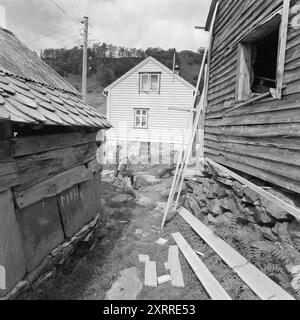 Aktuell 30-7-1968: Der Werft aus der Vergangenheit. Havråtunet on Osterøy in Hordaland wird erstmals 1303 schriftlich erwähnt. Vermutlich ist es noch älter. Der Hof wird jetzt restauriert, um ihn für die Nachwelt zu erhalten. (Havråtunet wurde 1998 durch das Kulturerbegesetz geschützt). Foto: Sverre A. Børretzen / aktuell / NTB ***FOTO NICHT VERARBEITET*** dieser Bildtext wird automatisch übersetzt dieser Bildtext wird automatisch übersetzt Stockfoto