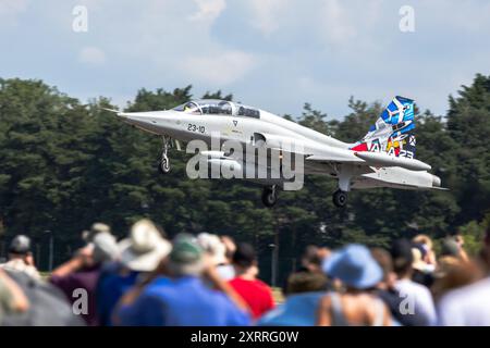 Spanische Luftwaffe - Northrop F-5 Freedom Fighter, der bei der RAF Fairford ankommt, um an der statischen Ausstellung des Royal International Air Tattoo teilzunehmen. Stockfoto