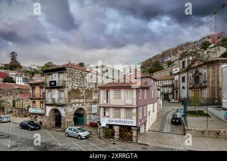 Das ehemals jüdische Viertel Sao Pedro de Miragaia der Stadt Porto mit ursprünglichen und malerischen Gassen und Hausfassaden Impressionen Porto *** das ehemalige jüdische Viertel von Sao Pedro de Miragaia in der Stadt Porto mit seinen originalen und malerischen Gassen und Hausfassaden Impressionen von Porto Stockfoto