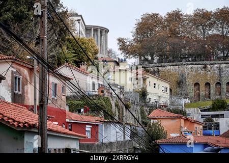 Das ehemals jüdische Viertel Sao Pedro de Miragaia der Stadt Porto mit ursprünglichen und malerischen Gassen und Hausfassaden Impressionen Porto *** das ehemalige jüdische Viertel von Sao Pedro de Miragaia in der Stadt Porto mit seinen originalen und malerischen Gassen und Hausfassaden Impressionen von Porto Stockfoto