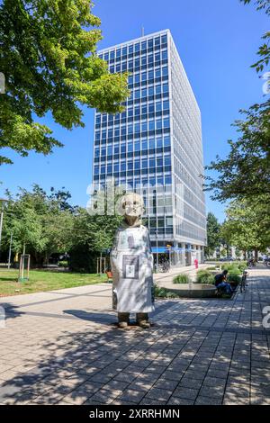 Kunst im öffentlichen Raum. Öffentliche Sammlung der Skulptur Projekte. Münsters GESCHICHTE VON UNTEN, 2007, Betonplastik, Plakate. Silke Wagner. Standort Servatiiplatz. Münster, Nordrhein-Westfalen, DEU, Deutschland, 10.08.2024 *** Kunst im öffentlichen Raum öffentliche Sammlung Skulptur Projekte Münsters GESCHICHTE VON UNTEN, 2007, Betonskulptur, Plakate Silke Wagner Location Servatiiplatz Münster, Nordrhein-Westfalen, DEU, Deutschland, 10 08 2024 Stockfoto