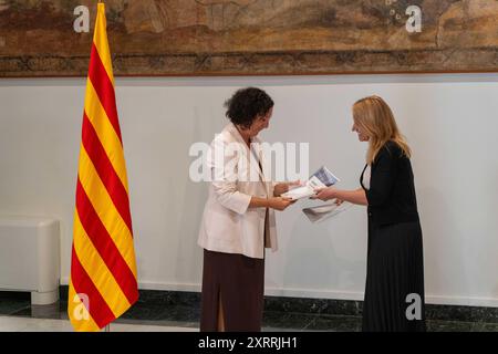 Barcelona, Spanien. August 2024. Akt der Übergabe des Portfolios des Ministeriums für Wirtschaft und Finanzen Acta de traspaso de la cartera del Departamento de Economía y Finanzas im Bild: Natalia MAS guix, alicia romero News Politics -Barcelona, Spanien Montag, 12. August 2024 (Foto: Eric Renom/LaPresse) Credit: LaPresse/Alamy Live News Stockfoto