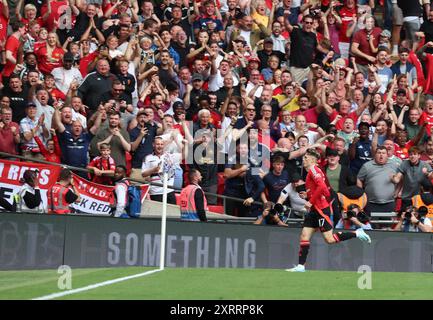 London, Großbritannien. August 2024. LONDON, ENGLAND – 10. AUGUST: Alejandro Garnacho feiert sein Tor beim FA Community Shield zwischen Manchester City und Manchester United im Wembley Stadium am 10. August 2024 in London. Quelle: Action Foto Sport/Alamy Live News Stockfoto