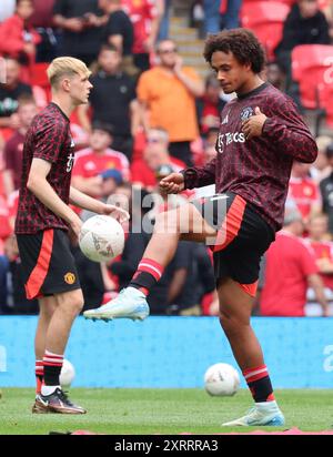 London, Großbritannien. August 2024. LONDON, ENGLAND - 10. AUGUST: Joshua Zirkzee von Manchester United während des Vorspiels während des FA Community Shield zwischen Manchester City und Manchester United im Wembley Stadium am 10. August 2024 in London. Quelle: Action Foto Sport/Alamy Live News Stockfoto