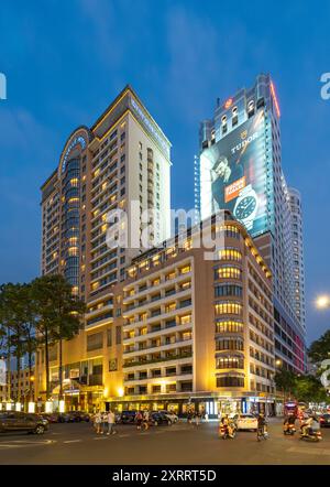 Caravelle Hotel Saigon bei Nacht, Ho-Chi-Minh-Stadt, Vietnam Stockfoto