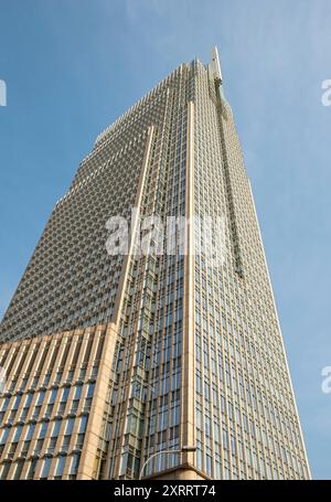 Flacher Blick auf den Vietcombank Tower, Saigon - Ho Chi Minh City, Vietnam Stockfoto
