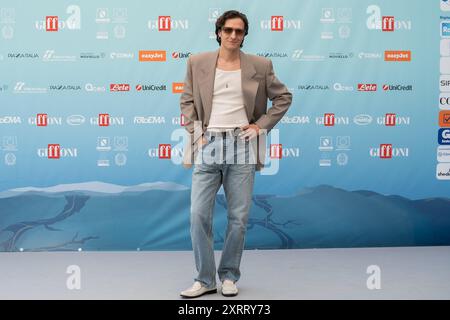 Giffoni Valle Piana, Italien. Juli 2024. Der italienische Schauspieler Dario Aita nimmt an dem Fotocall beim 54. Giffoni Film Festival 2024 Teil. (Foto: Andrea Gulí/SOPA Images/SIPA USA) Credit: SIPA USA/Alamy Live News Stockfoto