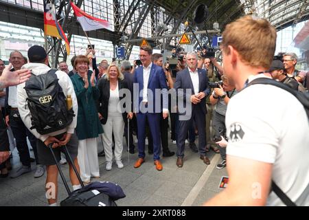 Empfang der Deutschen Olympia Mannschaft 2024 in Köln Heriette Reker gemeinsam mit Nancy Faeser und Hendrik Wuest beim Empfang der Deutschen Olympia Mannschaft 2024 am Köln Hauptbahnhof, Köln, 12.08.2024 Köln Nordrhein-Westfalen Deutschland *** Empfang der Deutschen Olympiameisterschaft 2024 in Köln Heriette Reker zusammen mit Nancy Faeser und Hendrik Wuest beim Empfang der Deutschen Olympiameisterschaft 2024 im Kölner Hauptbahnhof, Köln, 12 08 2024 Köln Nordrhein-Westfalen Deutschland Stockfoto