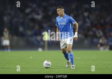 Der italienische Nationalspieler Alessandro Buongiorno kontrolliert den Ball während des Fußballspiels Coppa Italia zwischen SSC Napoli und Modena im Diego Armando Maradona Stadium in Neapel, Süditalien, am 10. August 2024 Stockfoto