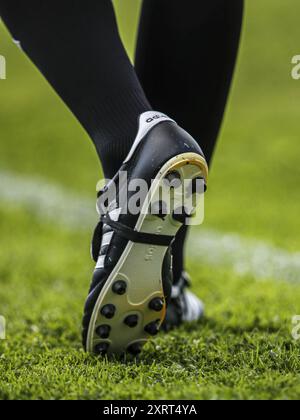 JULICH - ADIDAS Copa Mundial FG Fußballschuh während des Freundschaftsspiels zwischen dem 1.FC Duren und dem FC Bayern München im Karl-Knipprath-Stadion am 28. Juli 2024 in Julich. ANP | Hollandse Hoogte | BART STOUTJESDIJK Stockfoto