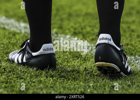 JULICH - ADIDAS Copa Mundial FG Fußballschuh während des Freundschaftsspiels zwischen dem 1.FC Duren und dem FC Bayern München im Karl-Knipprath-Stadion am 28. Juli 2024 in Julich. ANP | Hollandse Hoogte | BART STOUTJESDIJK Stockfoto