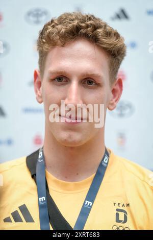 Empfang der Deutschen Olympia Mannschaft 2024 in Köln Schwimmer Lukas Mertens im Portrait beim Empfang der Deutschen Olympia Mannschaft 2024 im Köln Rathaus Köln, 12.08.2024 Köln Nordrhein-Westfalen Deutschland *** Empfang der Deutschen Olympischen Mannschaft 2024 in Köln Schwimmer Lukas Mertens im Porträt beim Empfang der Deutschen Olympischen Mannschaft 2024 im Kölner Rathaus Köln, 12 08 2024 Köln Nordrhein-Westfalen Deutschland Stockfoto