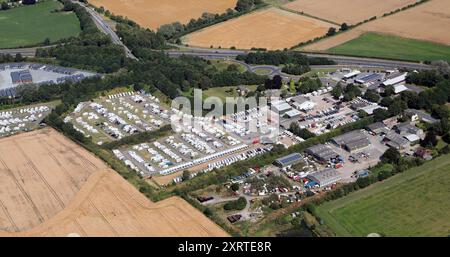 Luftaufnahme von Karawanen in einem Komplex Twixt South Cave & Ellerker, East Yorkshire. Möglicherweise im Besitz von Wandahome Ltd., einem Caravan-Händler. Stockfoto