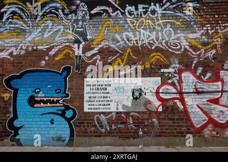 A General View (GV) des Wandgemäldes „You Can Rob A Bank“ in der Jamaica Street in Liverpool, Großbritannien. Bild aufgenommen am 5. August 2024. © Belinda Jiao jiao.bi Stockfoto