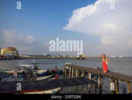Asiatischer Tourist in Chew Jetty, Penang Island, George Town, Malaysia Stockfoto