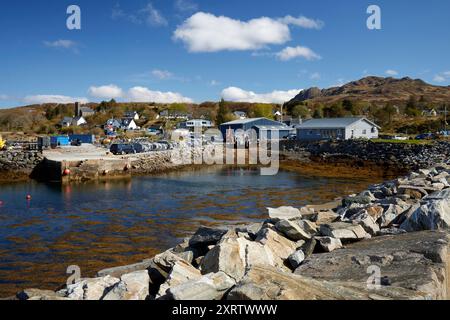 Der geschützte Arbeitsbereich des Yachthafens in Arisaig, Lochaber, Invernes-shire, Schottland. Stockfoto