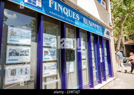 Barcelona Spanien, Katalonien Catalunya, Carrer de Numancia, Sants-Montjuic, Finques Businfreu, Immobilienmaklerbüro, zum Verkauf Leasingvermietung Display, Appartemen Stockfoto