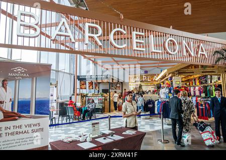 Barcelona Spanien, Katalonien Katalonien Katalonien, Sants-Montjuic, norwegische Kreuzfahrtlinie NCL Schiff, 10-tägige Mittelmeer-Route, Hafen Puerto de Barcelon Stockfoto