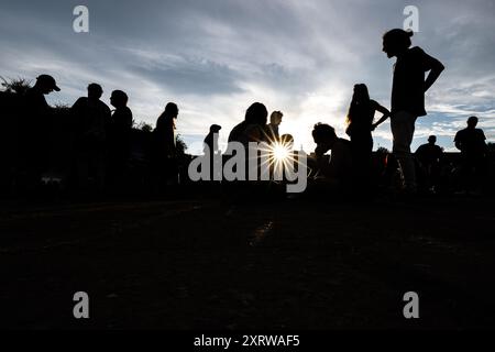 Jaromer, Region Nachod. August 2024. Fans beim 27. Brutal Assault Extreme Music Festival in der Festung Josefov bei Jaromer, Region Nachod, Tschechien, 9. August 2024. Quelle: David Tanecek/CTK Photo/Alamy Live News Stockfoto